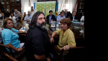 despues de tres meses, el gobierno y los docentes vuelven a sentarse a negociar
