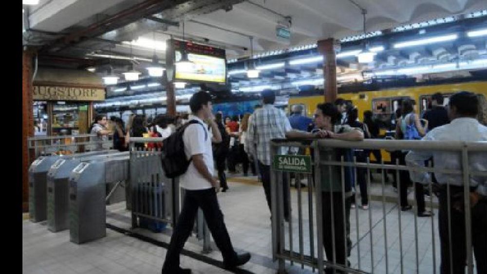 Subte: paro y apertura de molinetes por paritarias