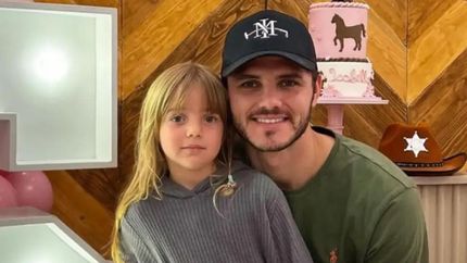 Mauro Icardi con su hija Isabella.