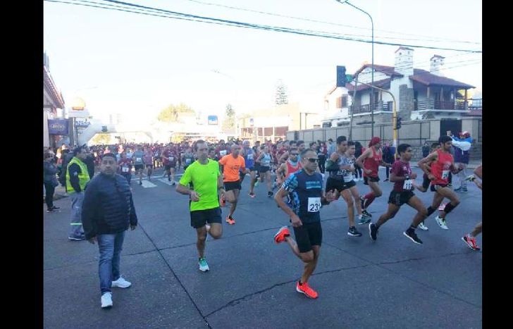 Alrededor de 800 personas participaron de la carrera.