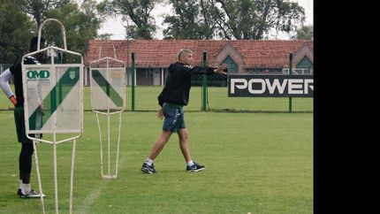 Hernan Crespo comenzó su ciclo en Banfield sin refuerzos. ¿Llegarán o se arreglará con lo que hay?