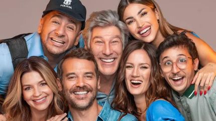 Paula, Peter y gran elenco.