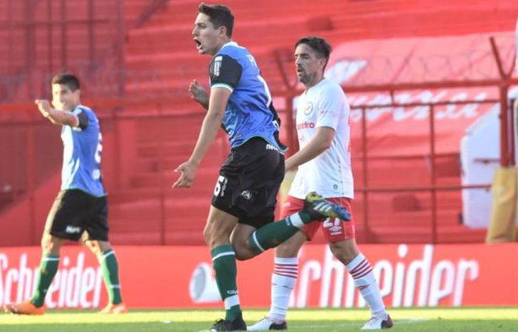 Ante Argentinos, celebró su primer gol en primera.