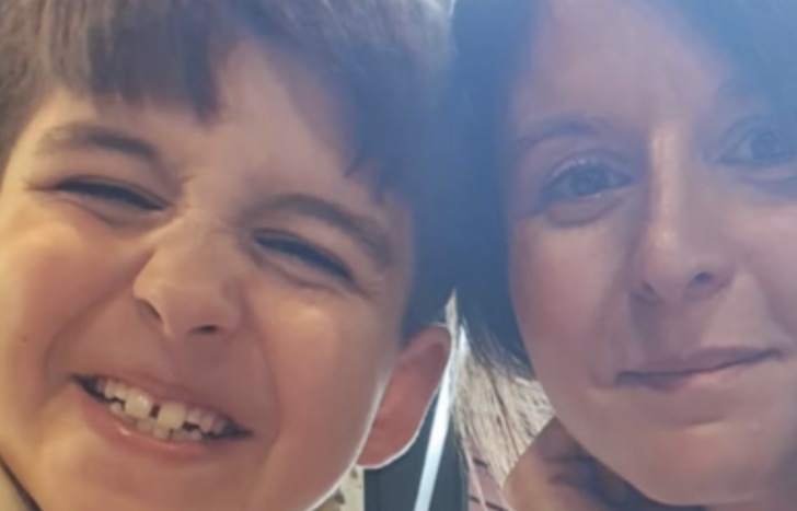 Natalia Ciak junto a su hijo, Joaquín.