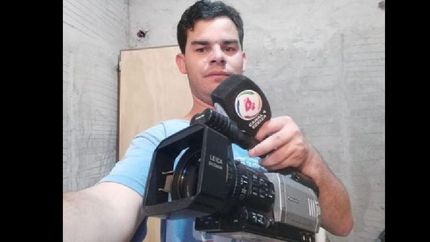 creo el canal 4 ezeiza y recorre la region con su bici para cubrir noticias