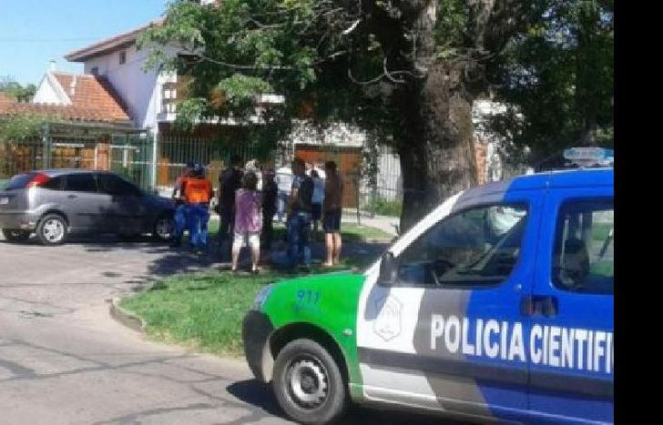 el policía confundió al médico con un delincuente.