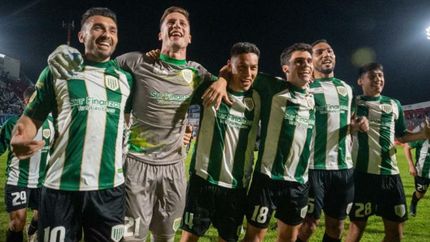 Banfield celebró en Córdoba por la Copa Argentina.