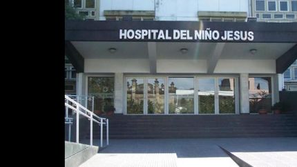 la mamá tiene 18 años y severos problemas de adicciones.