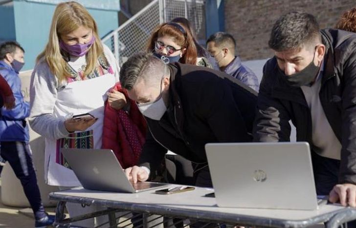Visitaron el polo educativo de Albertina.