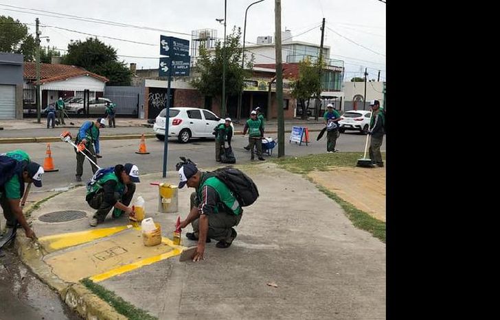 ocho cuadrillas de 50 trabajadores desplegaron los trabajos en cada zona.