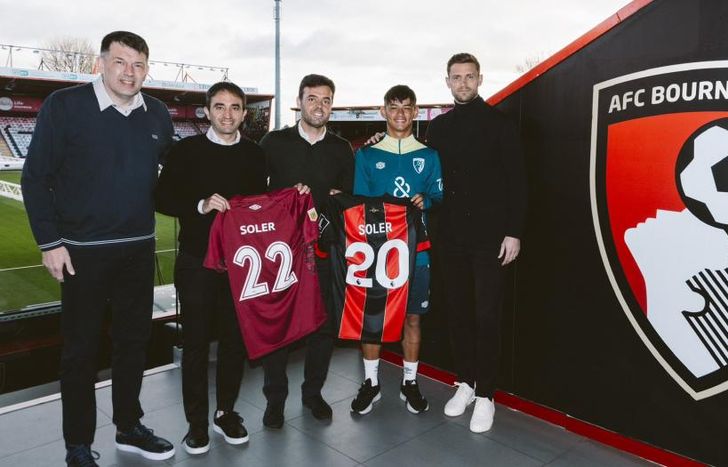 Soler y los directivos de ambos clubes.