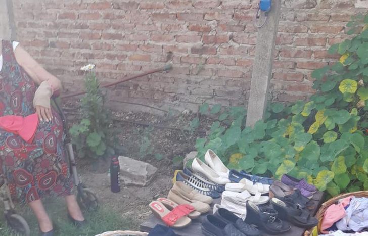 Las Mamitas regalan la ropa a quienes lo necesitan.