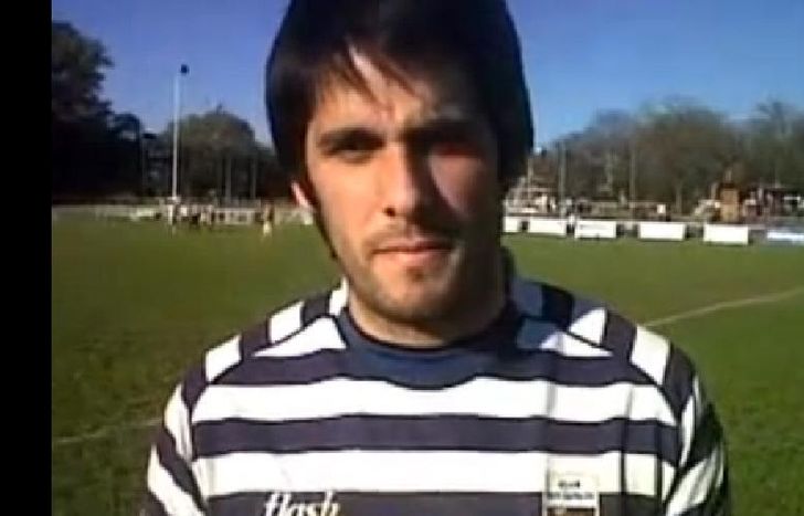 iba en una moto cuando fue arrollado por un auto.