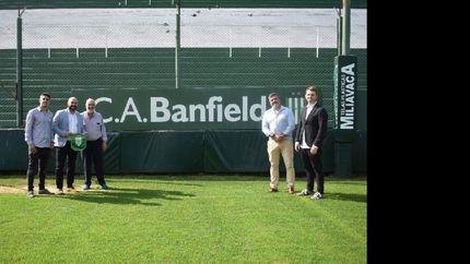 hummel, nueva indumentaria de banfield