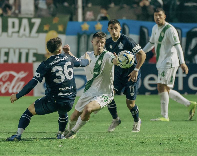 Banfield empató sin goles con el líder Independiente Rivadavia de Mendoza