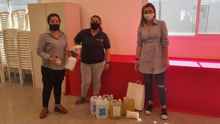 Entrega en el Hogar Fátima Catán.