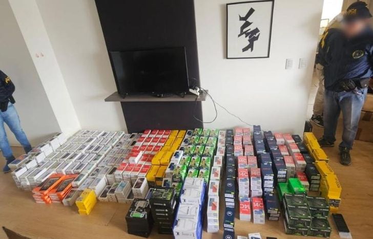 Incautaron más de 1000 celulares.