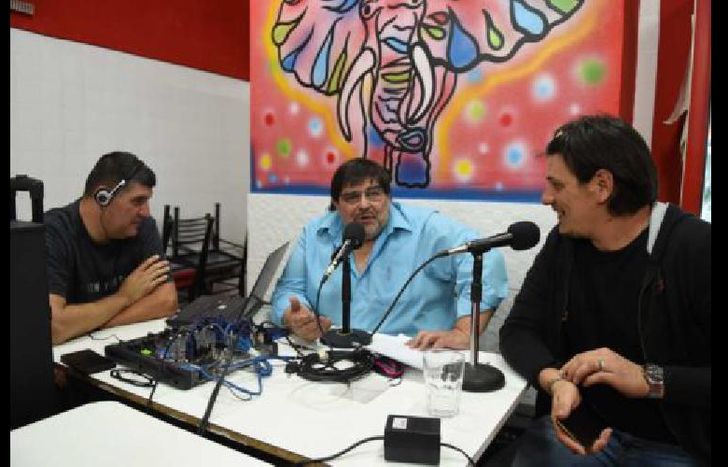 la pizzería la soriana está ubicada en alberto larroque 1546.