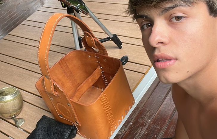 Con apenas 19 años, Augusto supo crear su emprendimiento para educar sobre la malvinización.&nbsp;