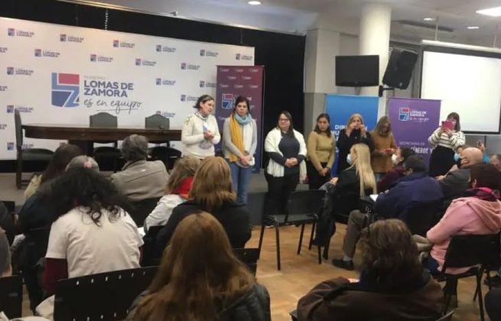 Es obligatoria para todas las personas que se desempeñan en la función pública.