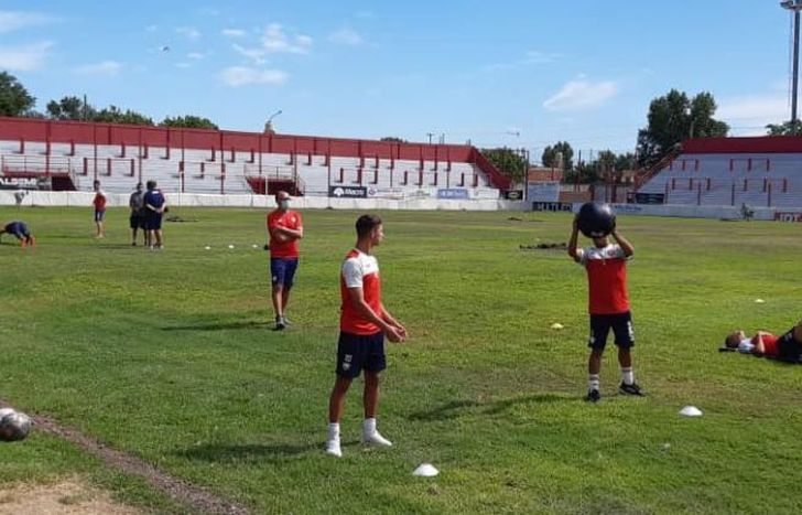El plantel trabajó bajo la atenta mirada de Lisa.