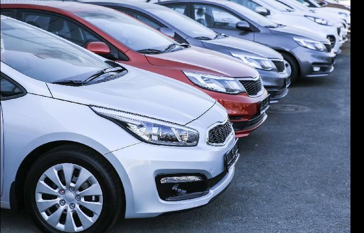 El número de vehículos patentados cayó a 65.247 unidades.