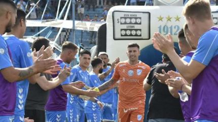 Federico Crivelli se retiró antes los hinchas de Temperley. Federico Crivelli se retiró antes los hinchas de Temperley.