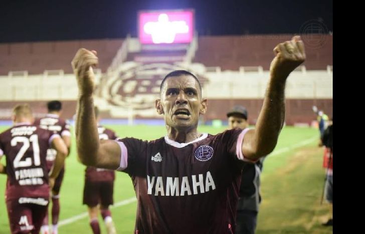 Sand marcó el 1-0 y llegó a los 109 goles con la camiseta del Granate.