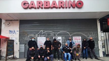 Manifestación del lunes frente a la sucursal.