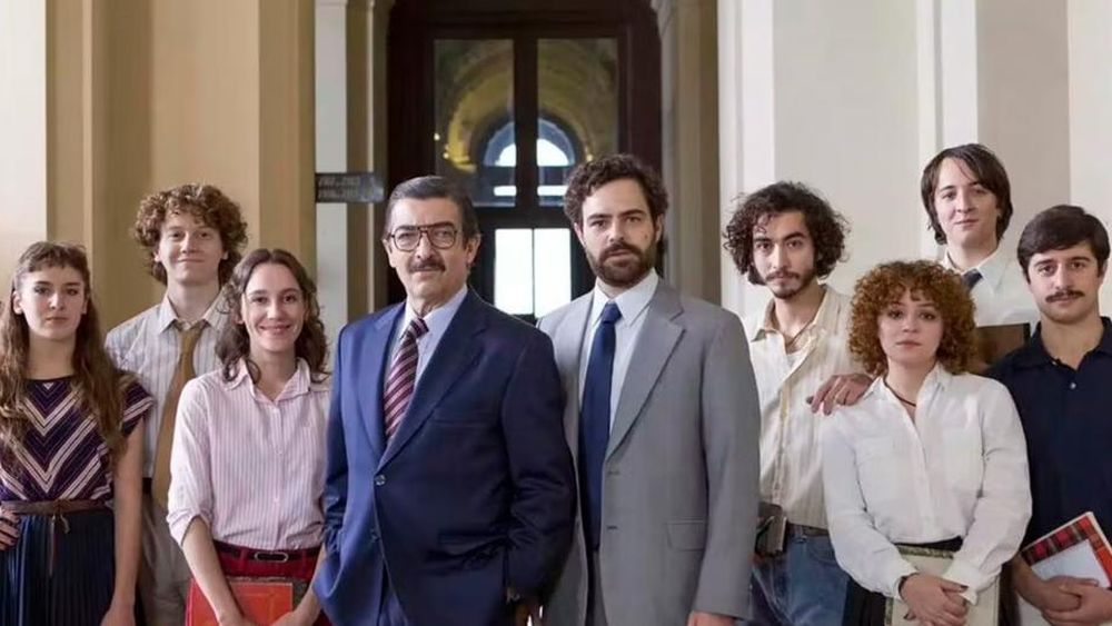 Darin, Lanzani y elenco.