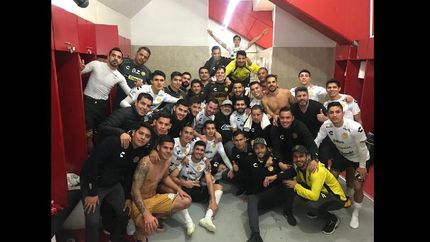Con varios argentinos, el equipo de Maradona avanzó a la final.