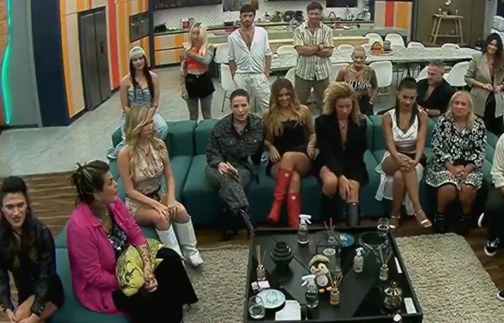 Numerosa placa en Gran Hermano.