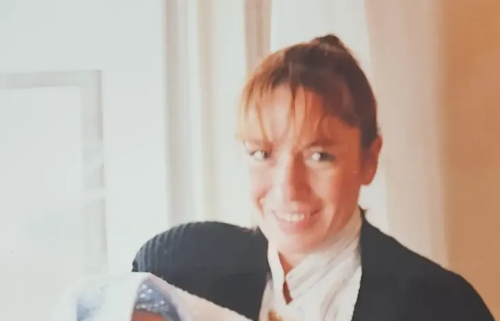 Su mamá le dejó una carta que la encontró hace unos meses, a sus 36 años gracias a un video.&nbsp;