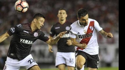 García Guerreño ingresará por Herrera y Scocco será titular en el Millonario.