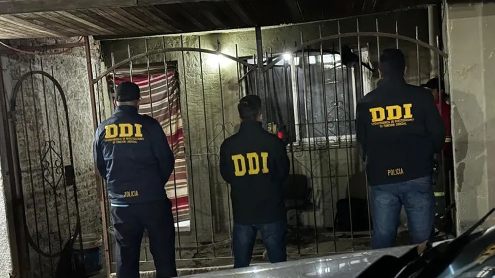 Allanamientos para detener a los delincuentes. Allanamientos para detener a los delincuentes.