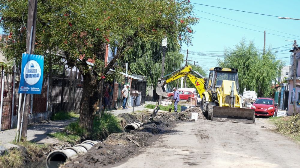 Las obras hídricas tienen lugar en varias localidades de Lomas. Las obras hídricas tienen lugar en varias localidades de Lomas.