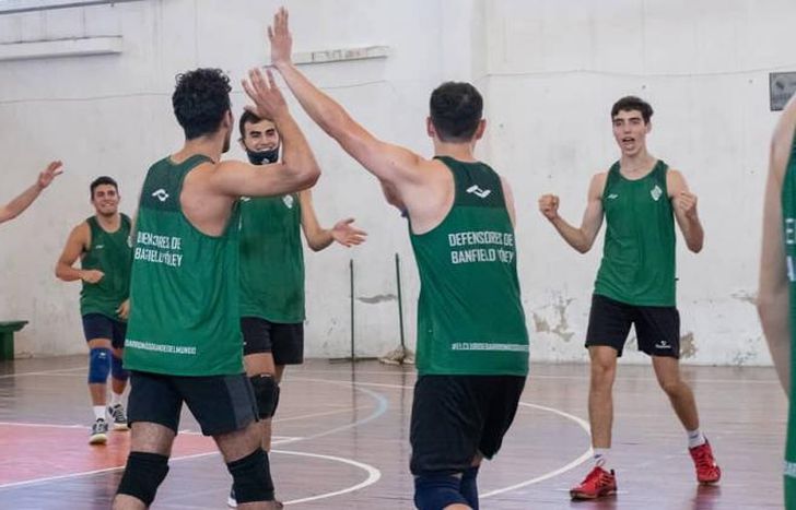 El Defe va por el primer golpe ante Ciudad en San Juan.