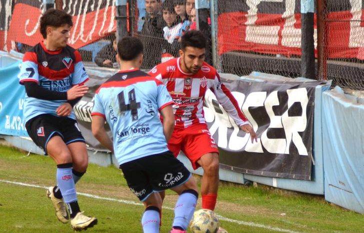 Romero enfrenta la marca de Sangiovani.