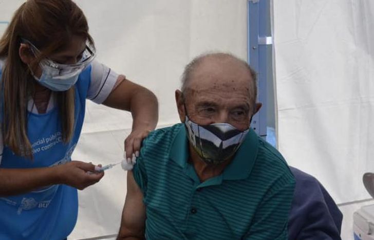 Llegaron más dosis desde Rusia para reforzar la campaña.