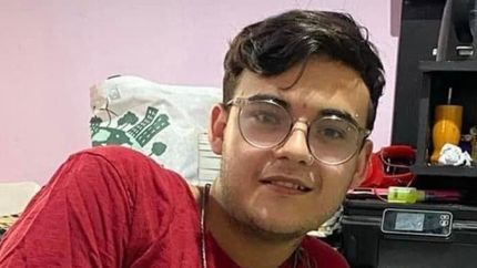 Tomás tenía 20 años. Tomás tenía 20 años.