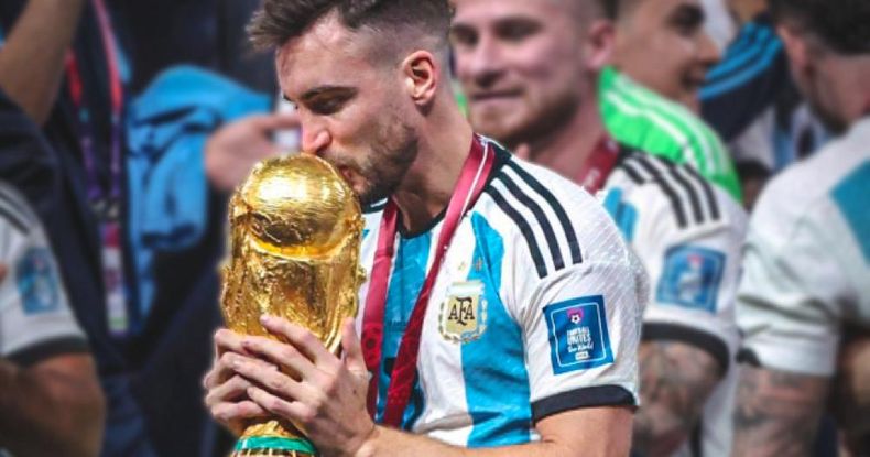 Tagliafico y el ansiado beso a la copa.
