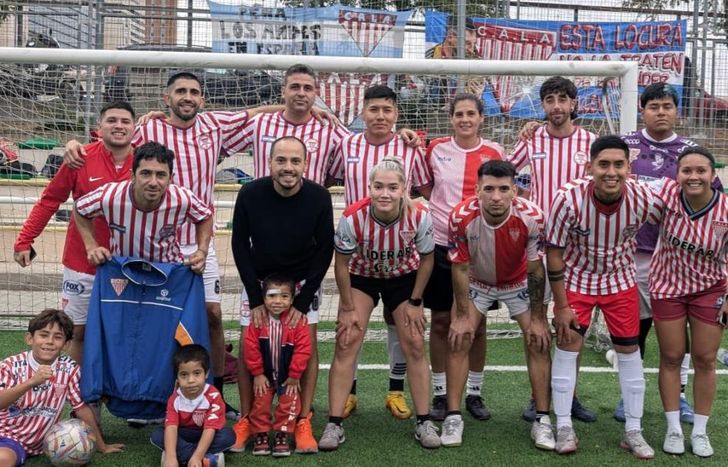 La Peña de Los Andes logró el tercer puesto en la Copa Maradona en España.