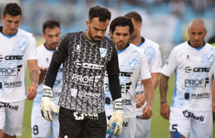 El arquero quiere seguir en el Celeste e inició las negociaciones.