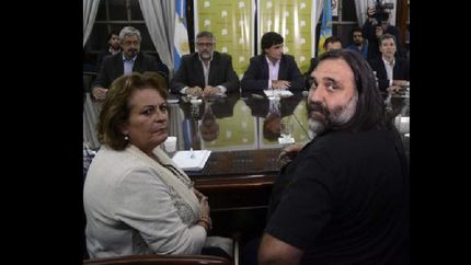 el gobierno bonaerense y los gremios docentes se sientan a negociar