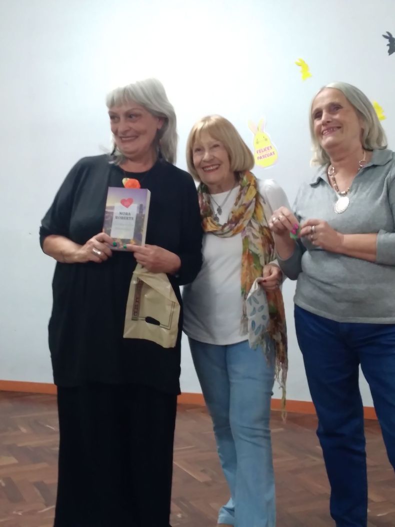 Aoniken Cuenta sigue encontrándose mensualmente con los vecinos de Lomas de Zamora.