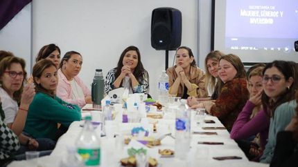 Hubo un encuentro con funcionarias, referentas, trabajadores y acompañantes.