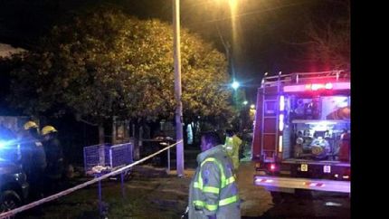don orione: hallan a un hombre asesinado de seis balazos junto a una camioneta incendiada