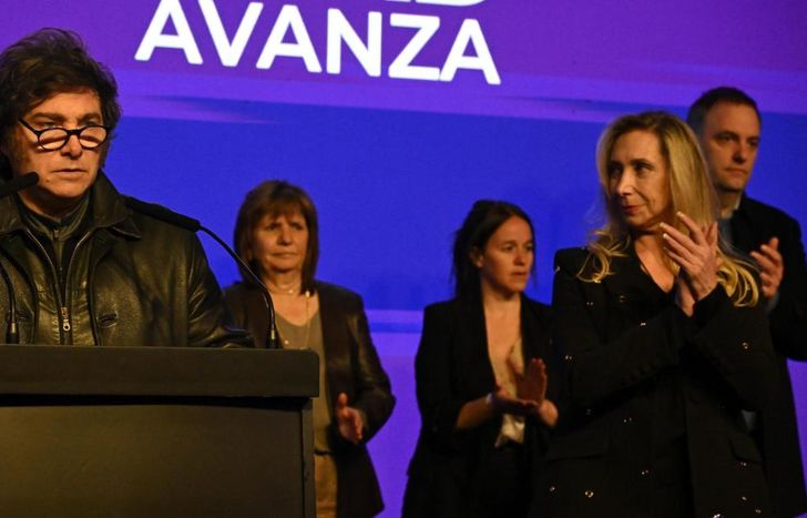 Habló pasadas las 22.