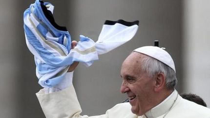 El Papa Francisco falleció a los 88 años y los clubes de la región lo recordaron. El Papa Francisco falleció a los 88 años y los clubes de la región lo recordaron.