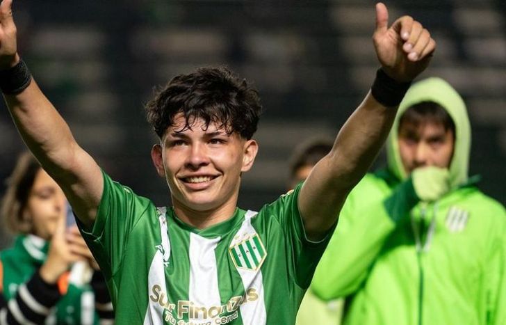 Lisandro Piñero tuvo su estreno en la Primera de Banfield.